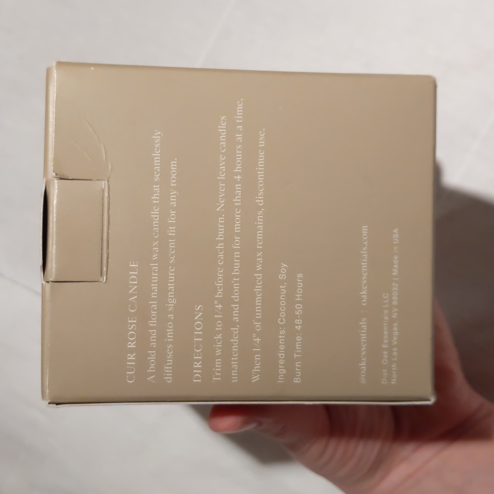 *NIB* Oak Essentials Cuir Rose Candle - Picture 6 of 8